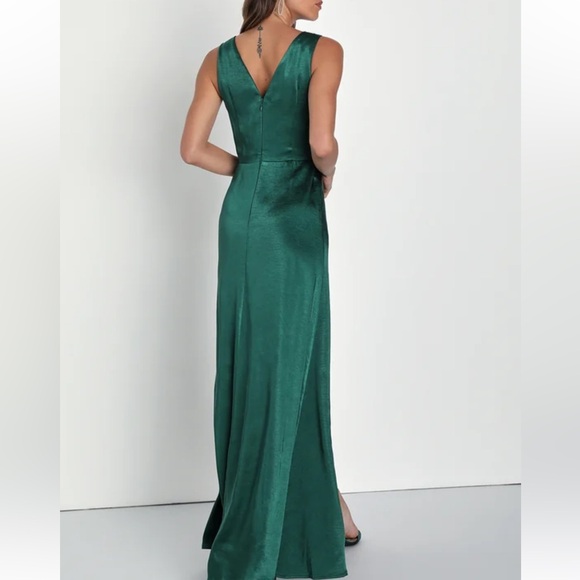 Lulu’s Perfect Refinement Emerald Green Sleeveless Satin Maxi Dress NWOT Size M - Picture 5 of 16